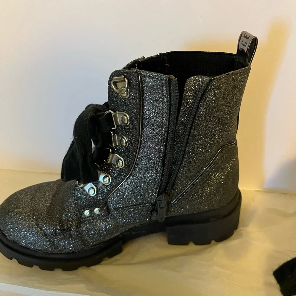 JUSTICE YOUTH SIZE‎ 1 GIRLS SLIVER GLITTER LACE UP ZIP ANKLE BOOT
